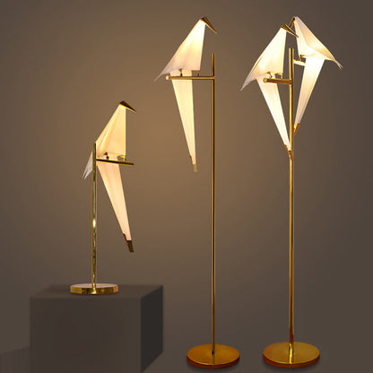 Tischlampe Vogel Design aus Metall und Kunststoff