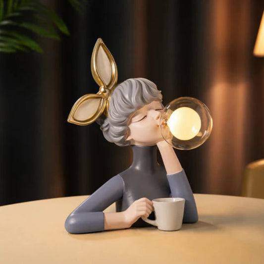 Tischlampe Figur Design aus Harz und Glas