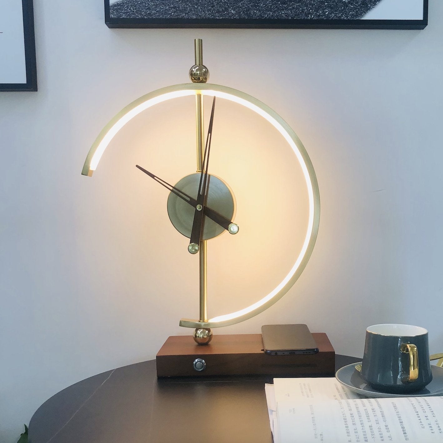 Tischlampe Holz LED mit Uhr und Ladefunktion