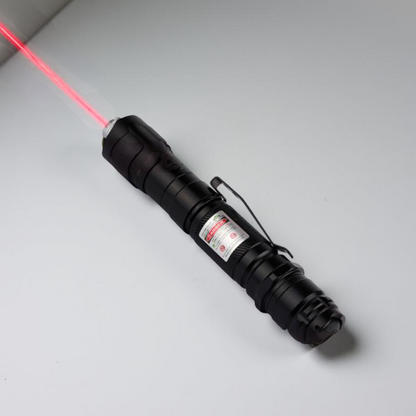 Precise laser pointer for outdoor applications
