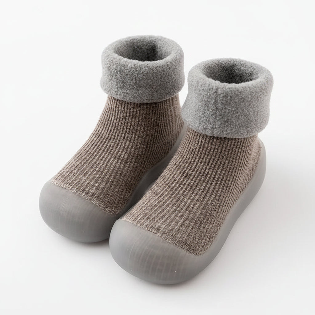 Warme Sicherheit – Rutschfeste Sockenschuhe Für Kleinkinder - Image 13