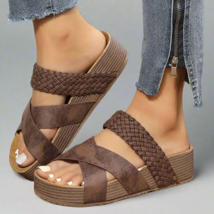 Sandali Donna Con Zeppa E Cinturini Intrecciati Casual