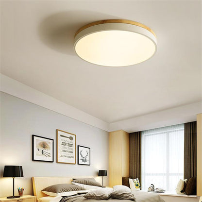 Plafonnier rond en bois clair LED pour salon