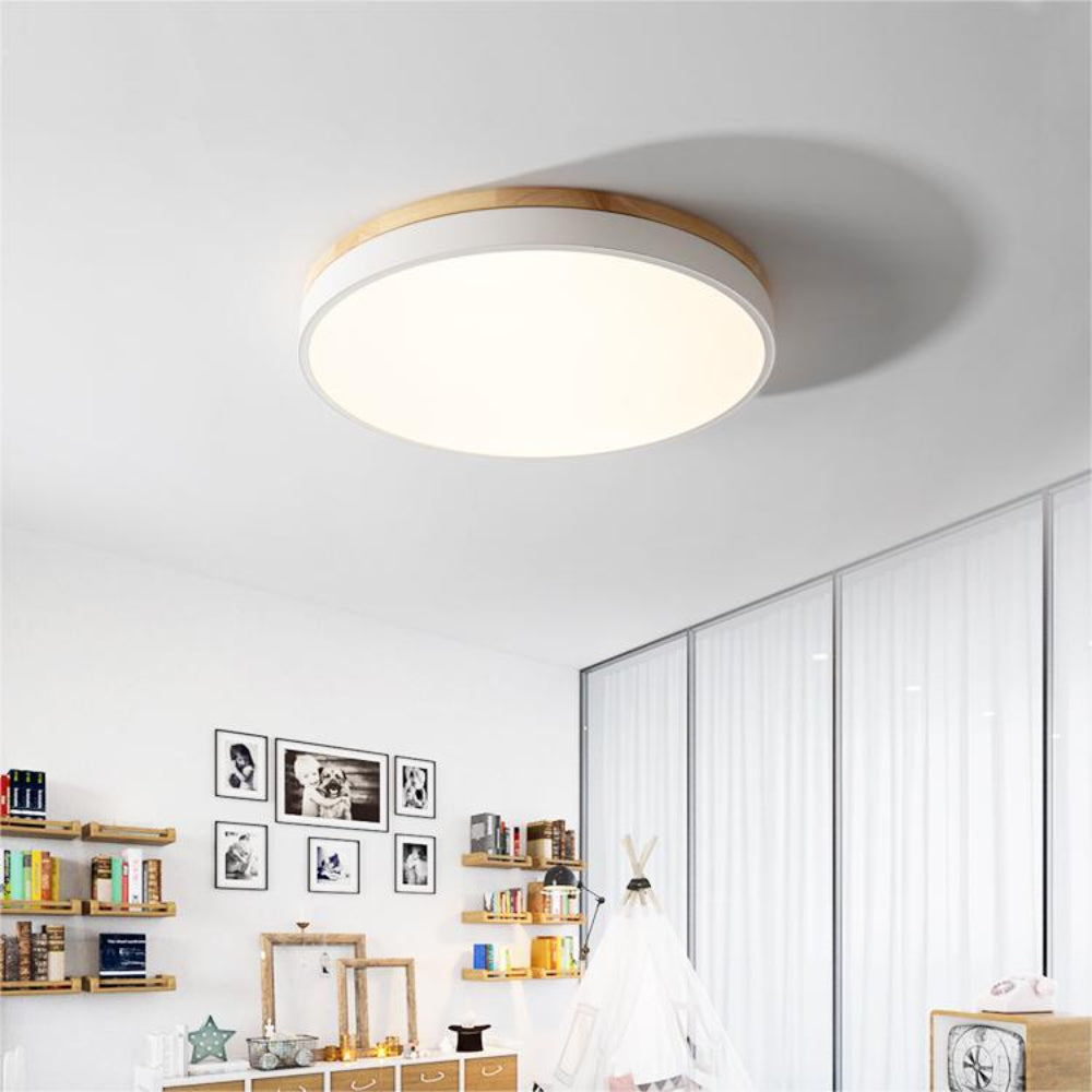 Plafonnier rond en bois clair LED pour salon